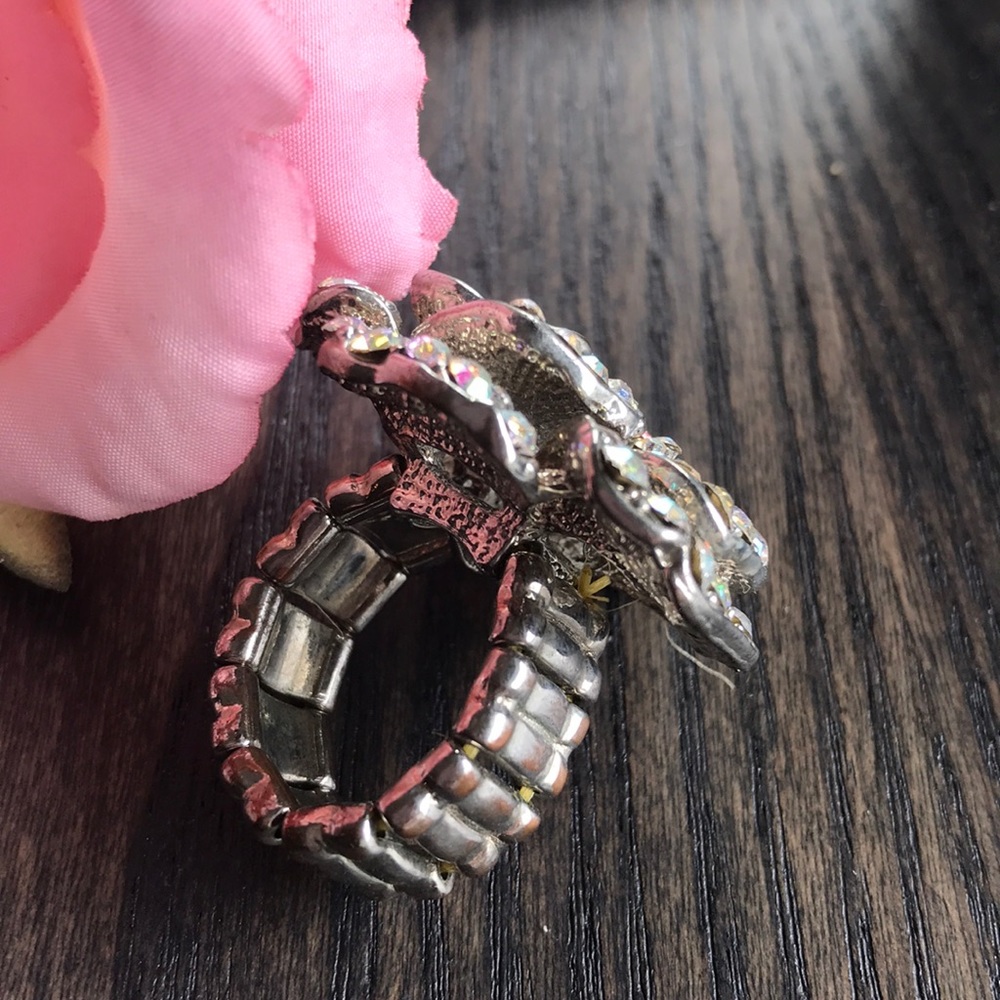 Ring - Picture 2 of 4